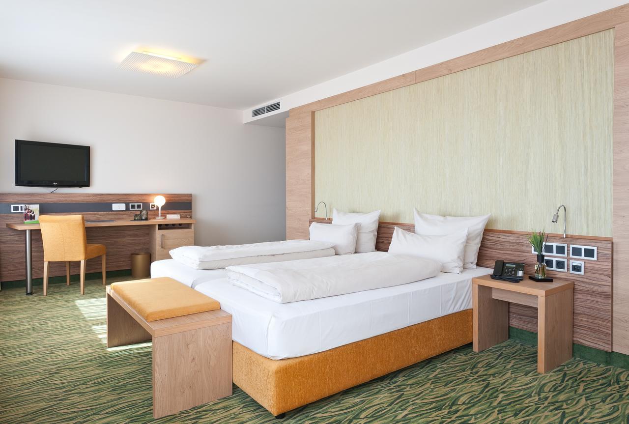 Hotel Bildungsblick Kirchseeon Dış mekan fotoğraf